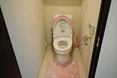 トイレはウォシュレット付きです。(2012-11-21,共用部,TOILET,13F)
