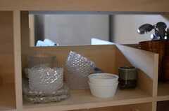 作業台下には食器類があります。(2011-10-27,共用部,KITCHEN,1F)