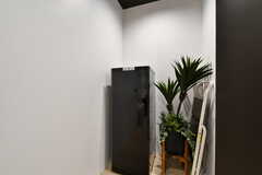 廊下に設置された共用の冷凍庫。(2021-03-25,共用部,OTHER,2F)