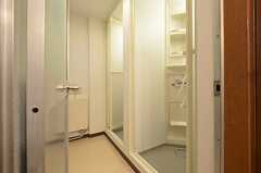 シャワールームの脱衣室の様子。(2014-12-01,共用部,BATH,3F)