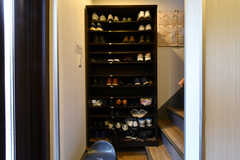 靴箱は部屋ごとに収納場所が割り当てられています。(2022-02-09,周辺環境,ENTRANCE,1F)