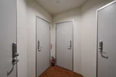 専有部のドアや壁は、防火・防音に優れています。（206号室）(2020-09-18,専有部,ROOM,2F)