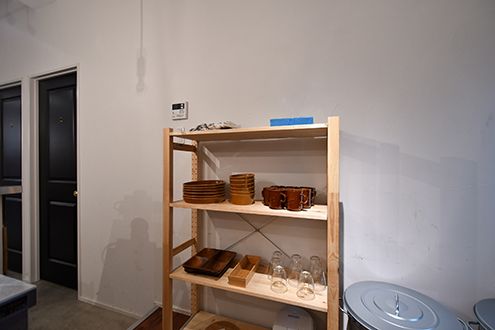 食器棚の様子。|1F キッチン