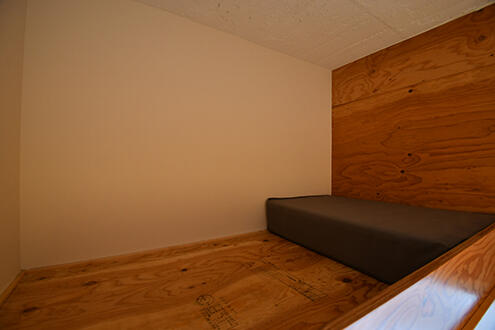 ロフトベッドの様子。（101号室）|1F 部屋