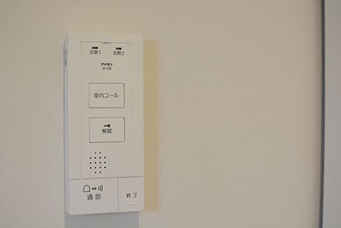 玄関のインターホンは各フロアにつながっています。|2F その他