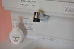 洗面台はシャワー水栓。(2022-08-23,共用部,WASHSTAND,3F)