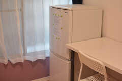 冷蔵庫は各室に用意されています。（101号室）(2021-08-19,専有部,ROOM,1F)