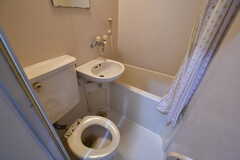 3点ユニットの様子。独立したシャワールームとトイレが別に1室ずつあります。(2020-02-06,共用部,BATH,1F)