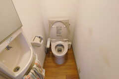 トイレはウォシュレット付きです。。(2013-09-02,共用部,TOILET,2F)