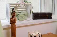 木彫りの人形もオーナーさんのお手製です。(2013-09-26,共用部,LIVINGROOM,1F)