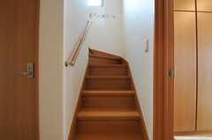 階段の様子。(2013-09-26,専有部,ROOM,1F)