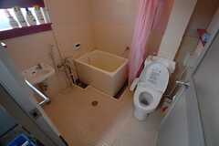 バスルームにはトイレが設けられています。（103・104号室専用）(2014-08-19,共用部,BATH,1F)