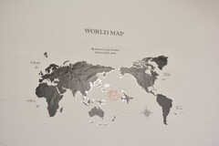 壁にはワールドマップが。(2021-11-30,共用部,LIVINGROOM,1F)
