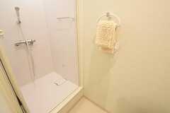 シャワールームは2室設置されています。(2016-07-21,共用部,BATH,1F)