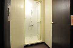 女性専用のシャワールームは2室あります。	(2013-09-09,共用部,BATH,1F)