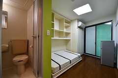 110号室以外の全室、ベッドは収納式です。（107号室）(2017-06-08,専有部,ROOM,1F)