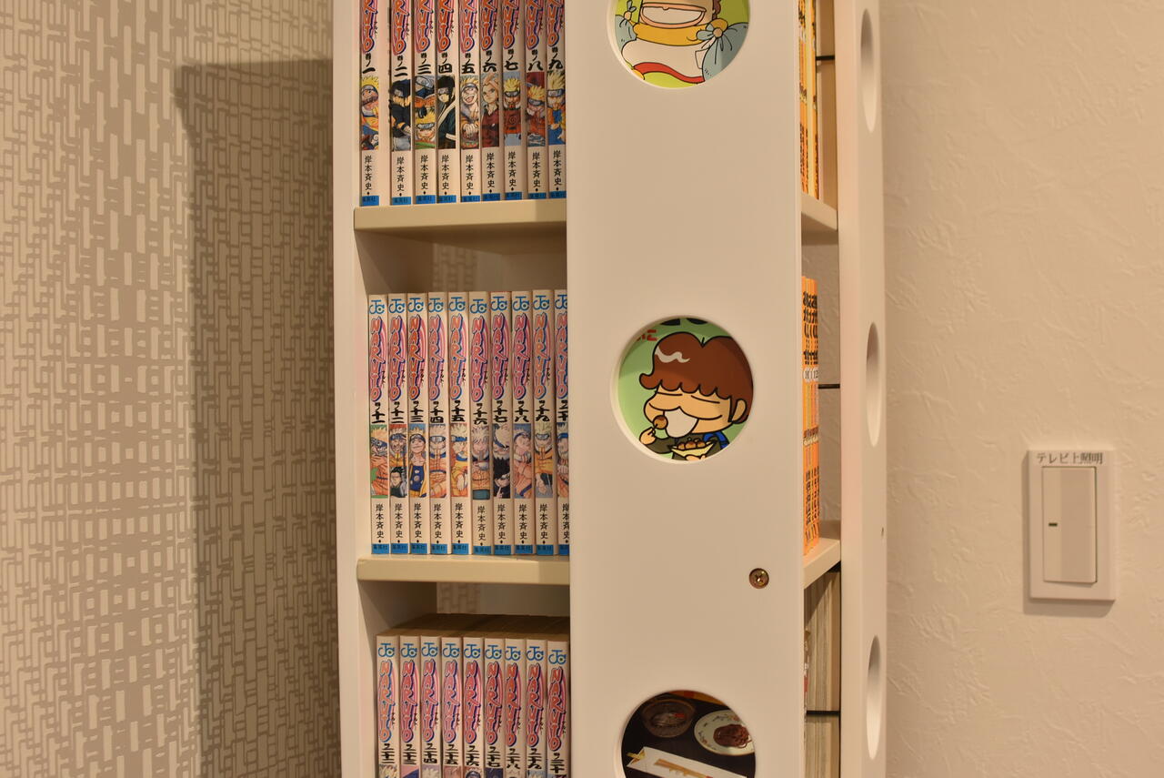 本棚の様子。本棚には少年マンガや少女マンガが用意されています。|1F その他