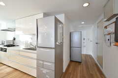 冷蔵庫はフロアごとに1台使えます。(2022-02-02,共用部,KITCHEN,1F)