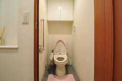 ウォシュレット付きトイレの様子。(2012-06-19,共用部,TOILET,2F)
