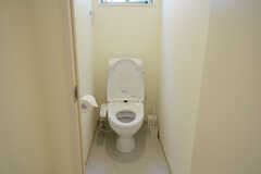 ウォシュレット付きトイレの様子。(2013-07-18,共用部,OTHER,2F)