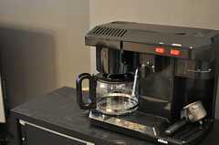 コーヒー＆エスプレッソメーカーもあります。(2013-11-21,共用部,KITCHEN,1F)