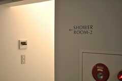 シャワールームのサイン。(2014-03-28,共用部,BATH,2F)