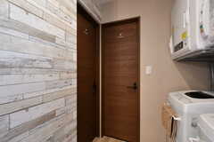 シャワールームは2室並んでいます。(2021-03-16,共用部,BATH,1F)