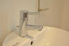 洗面台の水栓。（201号室）(2016-03-17,専有部,ROOM,2F)