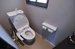 ウォシュレット付きトイレの様子。(2013-04-09,共用部,TOILET,1F)