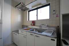 キッチンの様子。ガスコンロはこれから設置予定です。(2012-01-06,共用部,KITCHEN,3F)