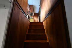 階段の様子。(2021-06-08,専有部,ROOM,2F)