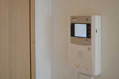 各部屋にインターホンの受信機が設置されています。（301号室）(2013-06-20,専有部,ROOM,3F)