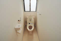 ウォシュレット付きトイレの様子。(2010-12-28,共用部,TOILET,2F)