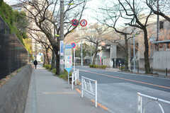 渋谷駅行のバス停までは徒歩6分ほどです。(2021-03-16,共用部,ENVIRONMENT,1F)