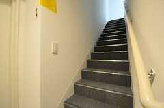 階段の様子。(2013-03-01,専有部,ROOM,3F)