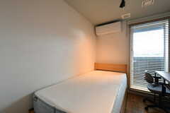 ベッドの様子。コアラマットレスが使われています。（311号室）(2021-09-21,専有部,ROOM,3F)