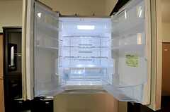 冷蔵庫の中も、部屋ごとに使えるスペースが分かれています。(2011-09-29,共用部,KITCHEN,3F)