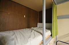 ベッドの様子。下段は共用の収納として使います。（201号室）(2012-11-23,専有部,ROOM,2F)