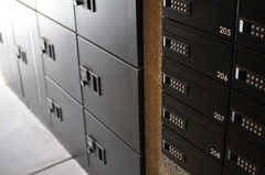 ポストと宅配ボックススペースはナンバー錠で管理されています。(2014-04-02,周辺環境,ENTRANCE,1F)