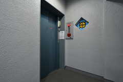 マンションのエレベーター。(2022-03-03,周辺環境,ENTRANCE,1F)