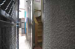 シェアハウスの正面玄関。(2013-05-23,周辺環境,ENTRANCE,1F)
