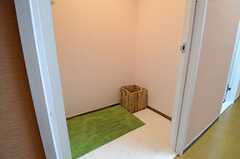 シャワールームの脱衣室の様子。(2013-01-04,共用部,BATH,1F)