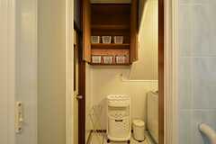 バスルーム側から見た脱衣室の様子。専有部ごとに洗剤や柔軟剤を収納できます。(2016-03-24,共用部,OTHER,1F)