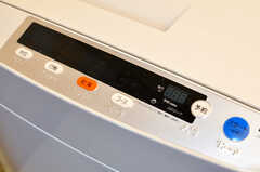 洗濯機は乾燥機能付きです。(2012-05-28,共用部,LAUNDRY,2F)