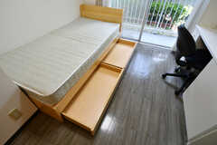 ベッドは引き出し付き。（101号室）(2021-06-28,専有部,ROOM,1F)