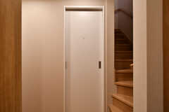 ドアの先はトイレです。(2021-05-20,共用部,OTHER,1F)