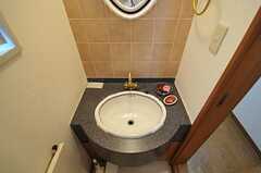 トイレにある洗面ボウル。(2011-05-19,共用部,TOILET,2F)