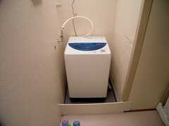 洗濯機の様子。(2005-12-03,共用部,LAUNDRY,1F)