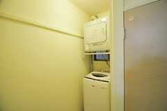 洗濯機と乾燥機の様子。(2013-04-05,共用部,LAUNDRY,1F)
