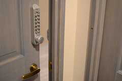 専有部ドアの鍵は、ダイヤル式です。(2014-03-05,専有部,ROOM,2F)